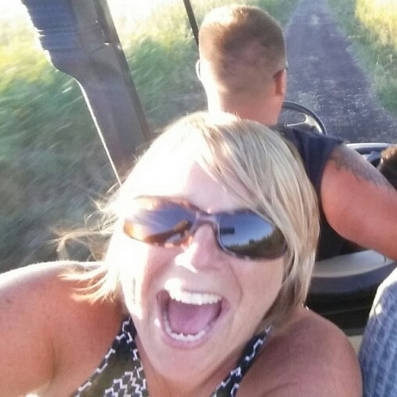 Meet your Posher, Andrea - Picture 1 of 1